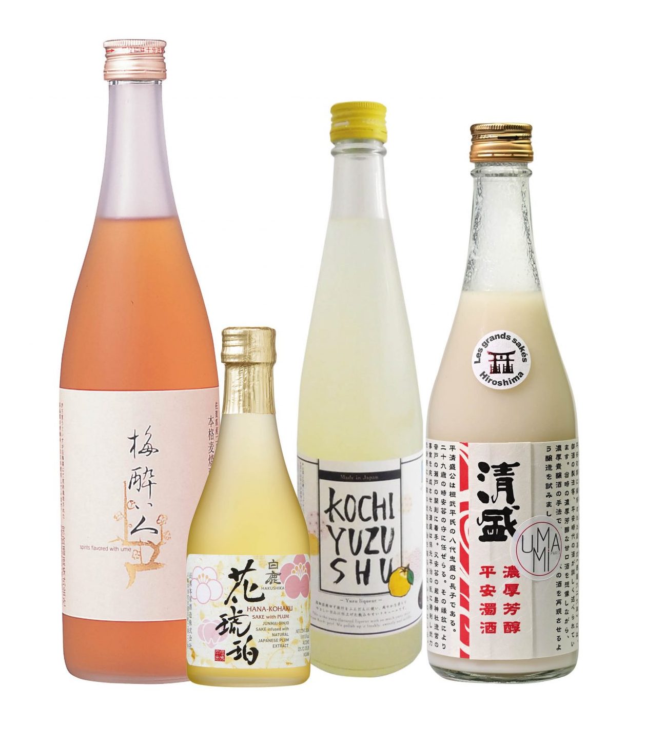 alcools japonais umeshu, sake, yuzushu et saké nigori sur fond blanc