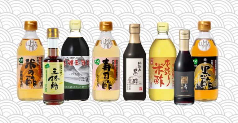 bouteilles de vinaigres sur fond de vagues