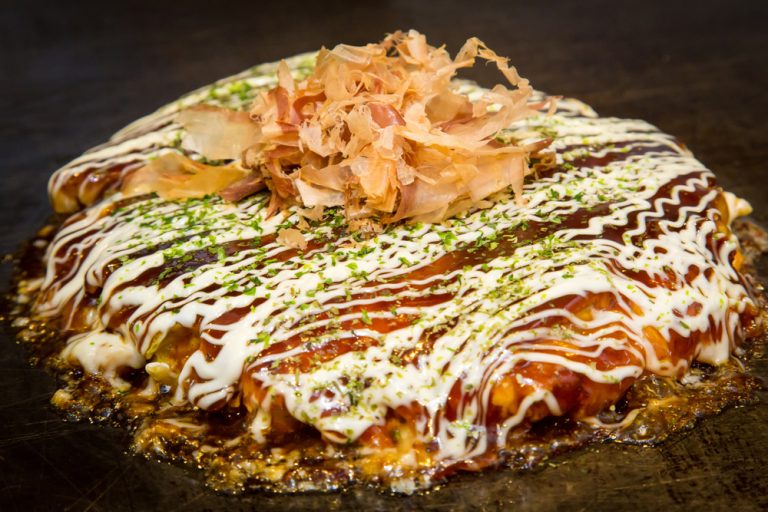 Crêpe japonaise okonomiyaki